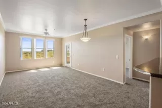 Photo #5: 6696698 Listing