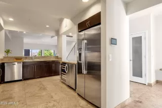 Photo #3: 6696785 Listing