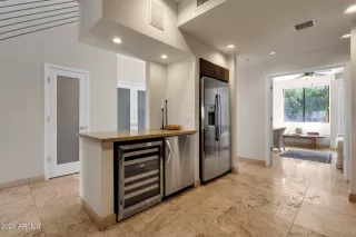 Photo #5: 6696785 Listing