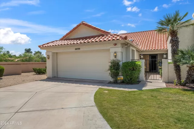 MLS: 6696856 Condo For Sale