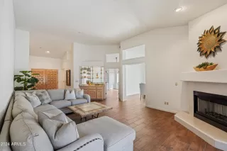 Photo #6: 6696856 Listing 
