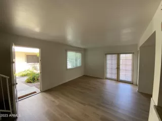 Photo #3: 6697030 Listing