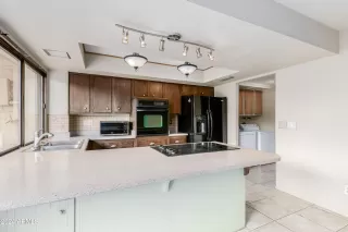 Photo #6: 6697074 Listing