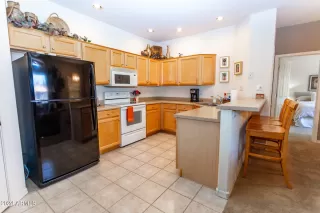 Photo #5: 6697202 Listing