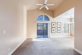 Photo #4: 6697210 Listing