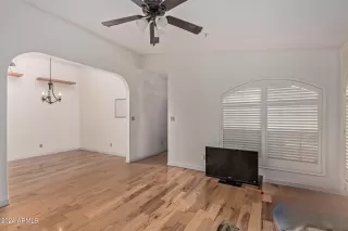 Photo #6: 6697319 Listing