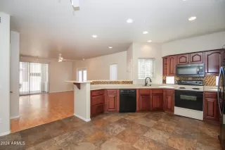 Photo #5: 6697402 Listing