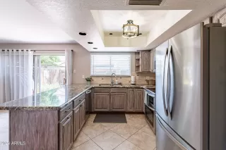 Photo #5: 6697673 Listing