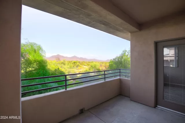 MLS: 6697731 Condo For Sale