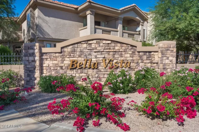 MLS: 6698006 Condo For Sale