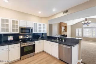 Photo #2: 6698006 Listing 