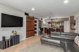 Photo #3: 6698137 Listing 