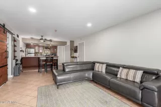 Photo #4: 6698137 Listing 