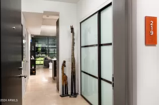 Photo #3: 6698270 Listing 