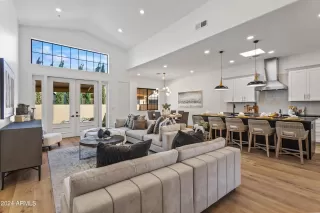 Photo #3: 6698402 Listing