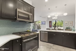 Photo #4: 6698547 Listing