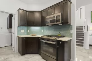 Photo #5: 6698547 Listing