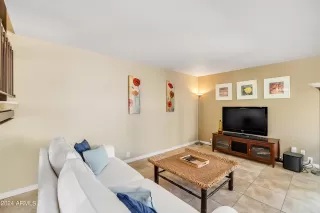 Photo #2: 6698641 Listing