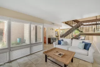 Photo #4: 6698641 Listing