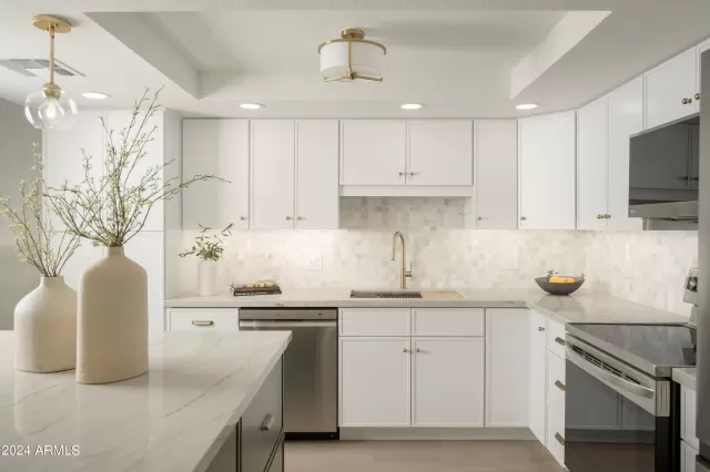MLS: 6698870 Condo For Sale
