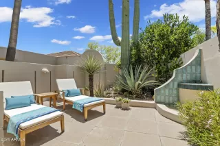 Photo #6: 6698929 Listing