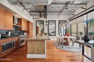 Photo #4: 6699115 Listing