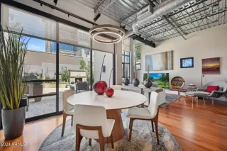 Photo #6: 6699115 Listing