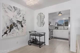 Photo #6: 6699187 Listing