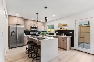 Photo #1: 6699303 Listing 