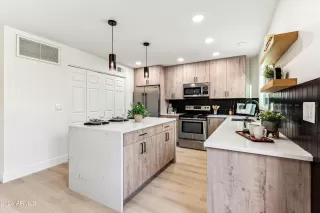Photo #6: 6699303 Listing 