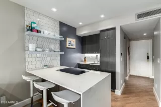 Photo #2: 6699546 Listing