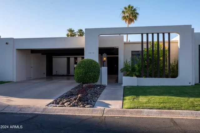 MLS: 6699603 Condo For Sale