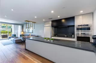 Photo #6: 6699614 Listing 