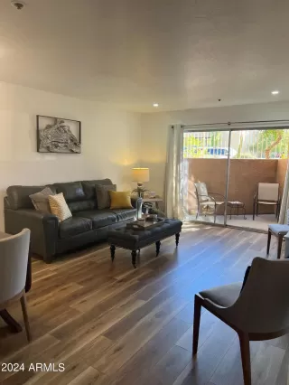 Photo #3: 6699809 Listing 