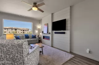 Photo #6: 6699821 Listing