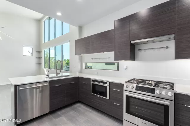 MLS: 6700367 Condo For Sale