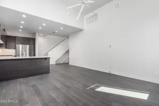 Photo #4: 6700367 Listing