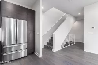 Photo #5: 6700367 Listing