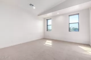 Photo #6: 6700367 Listing