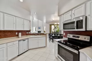 Photo #6: 6700699 Listing 