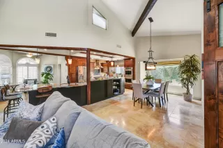 Photo #6: 6700803 Listing