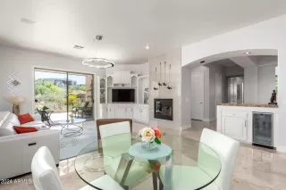 Photo #2: 6701037 Listing