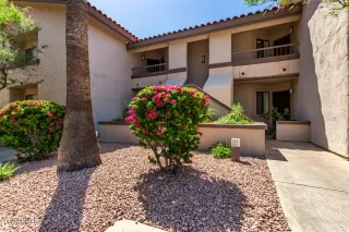 Photo #2: 6701132 Listing