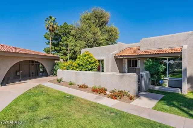 MLS: 6701190 Condo For Sale