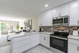 Photo #4: 6701190 Listing 