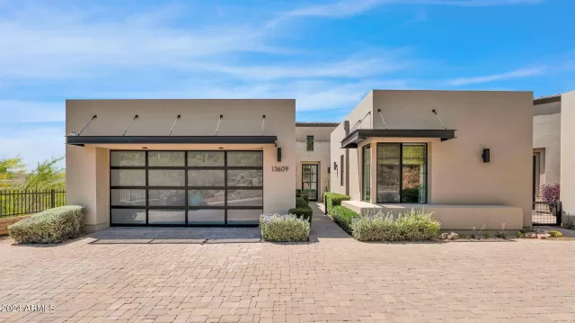 MLS: 6701486 Condo For Sale