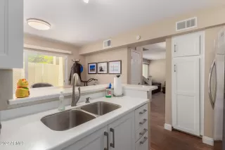 Photo #2: 6702169 Listing