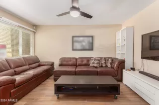 Photo #6: 6702169 Listing