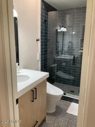 Photo #5: 6702427 Listing