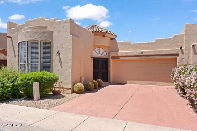 MLS: 6702656 Condo For Sale